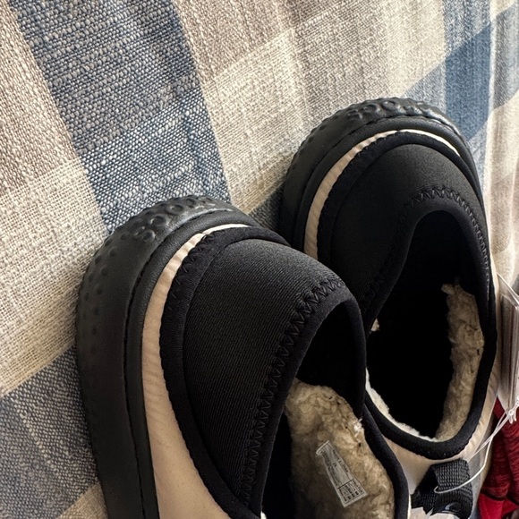 CROCS Kids' Black and Cream Slippers - Picture 3 of 6